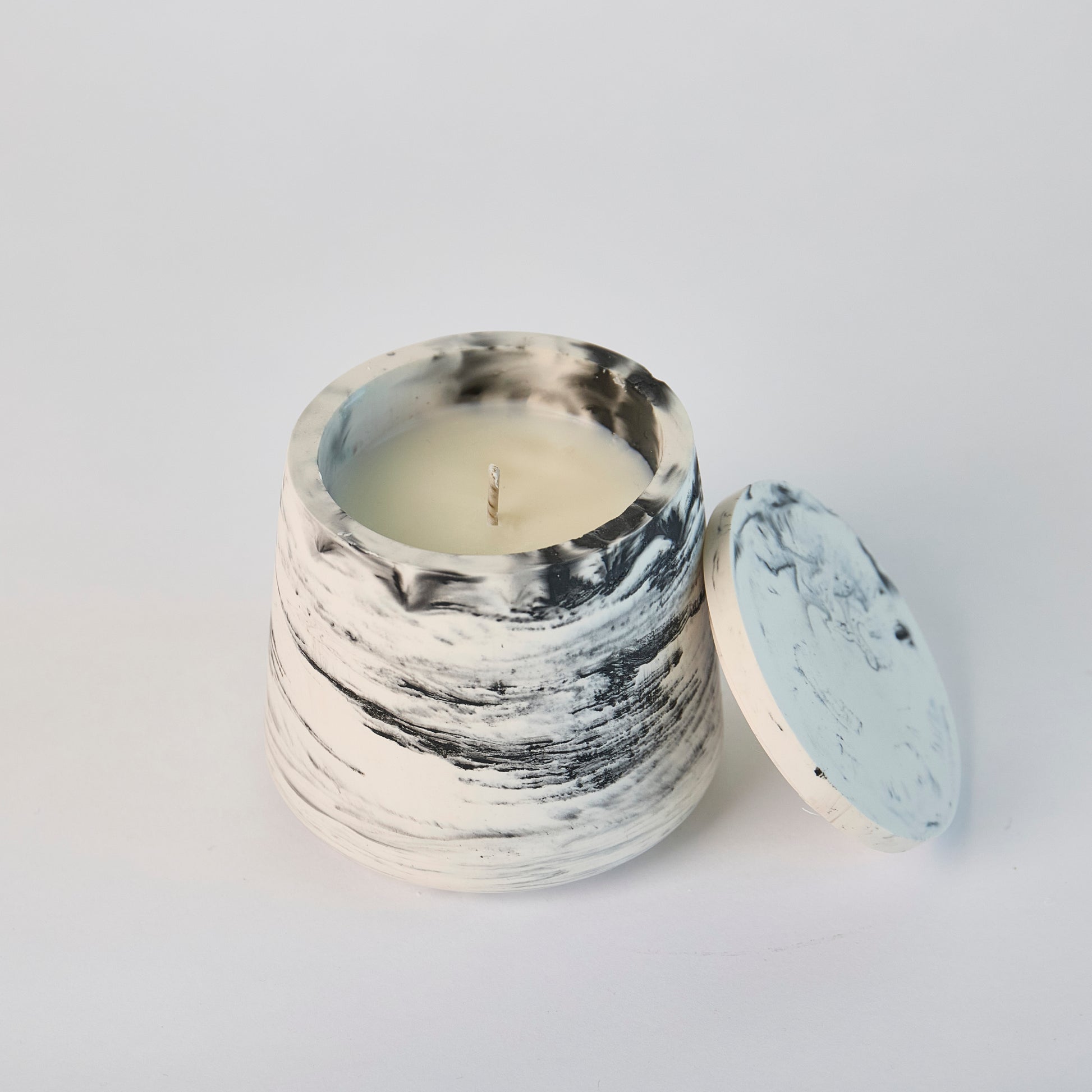 Luxury scented soy candle - Single wick container candle 150ml with lid