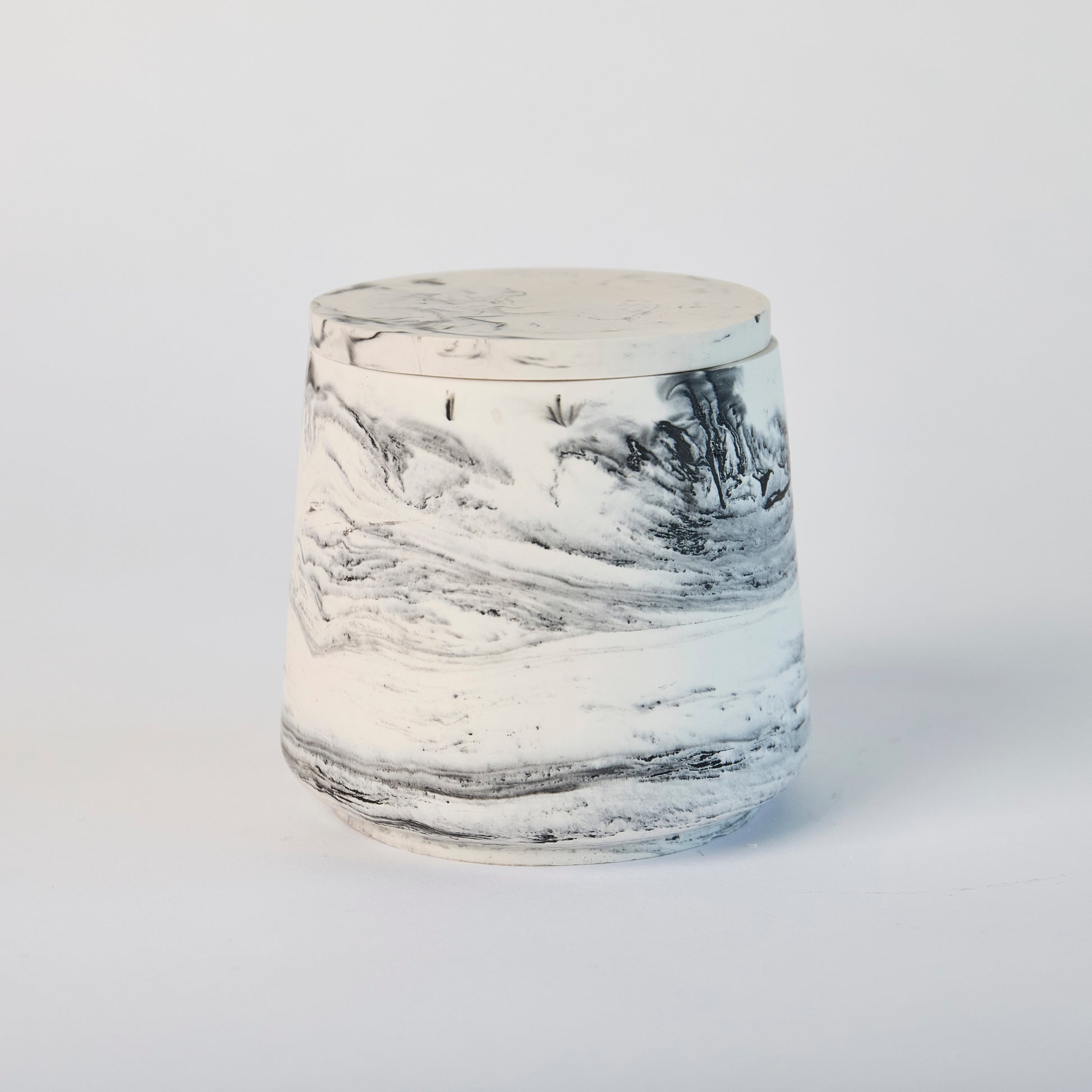 Luxury scented soy candle - Single wick container candle 150ml with lid